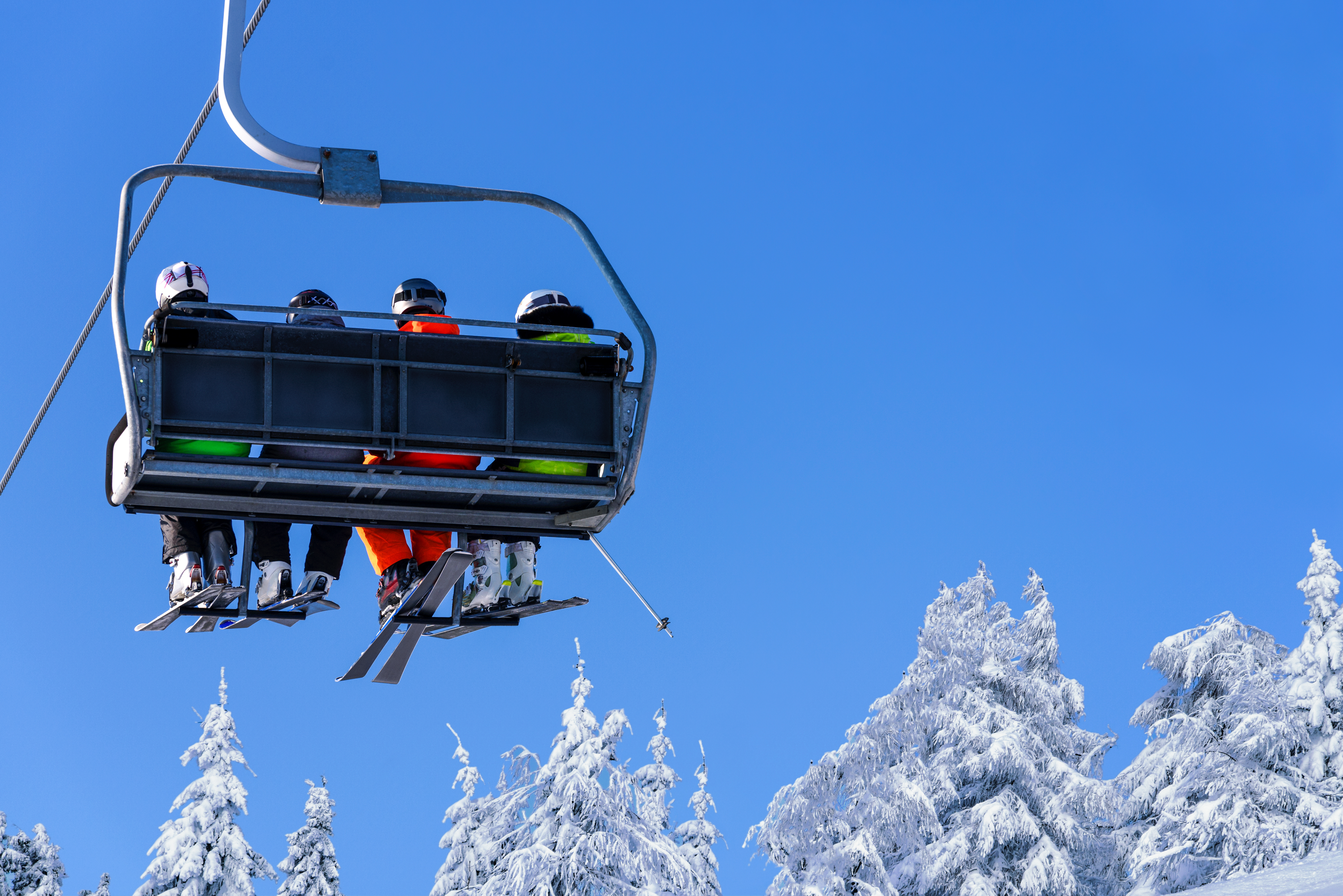 ski-chairlift